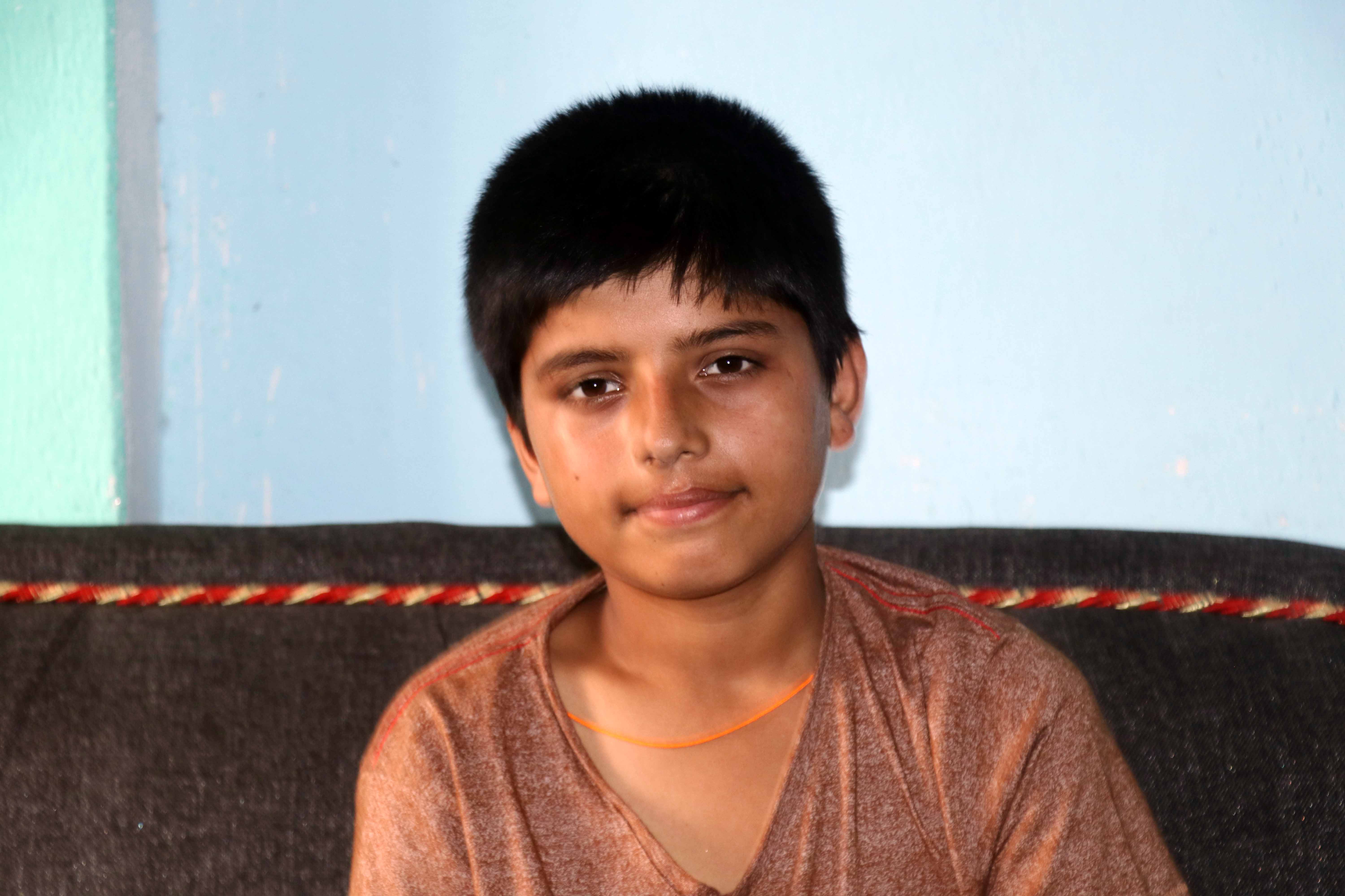 रोहन तिम्सिनाले गाए होस्टेल बस्ने हरुको लागि यस्तो गित