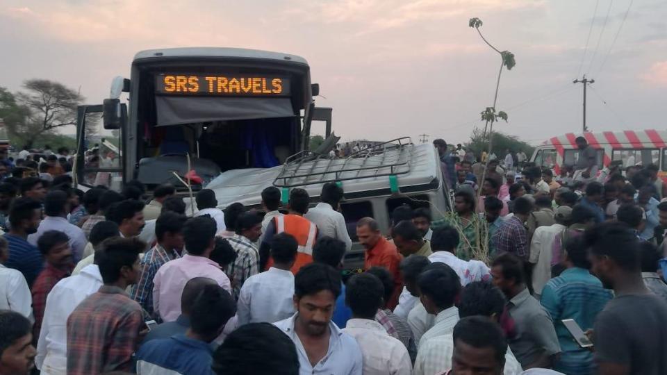 बिहेबाट फर्किदै गरेको बस दुर्घटना, १५ को मृत्यु