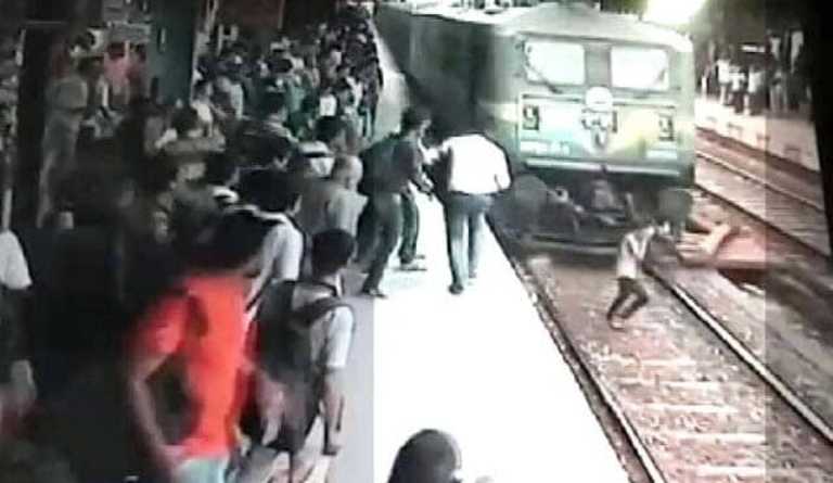 भारतको हरियाणा राज्यको पानीपतमा रेलमार्गमा उभिएर सेल्फी लिँदालिँदै रेलले किचेर ३ जनाको मृत्यु