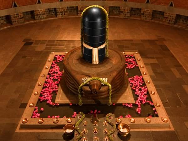 यस कारण गरिन्छ शिवलिंगको पूजा