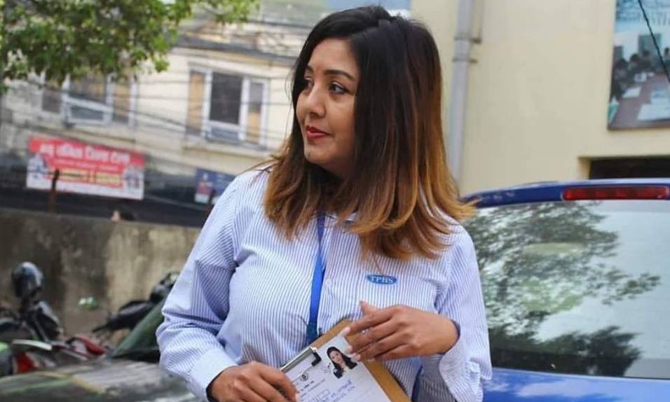 अभिनेत्री करिश्माले १२ पास गरिन्