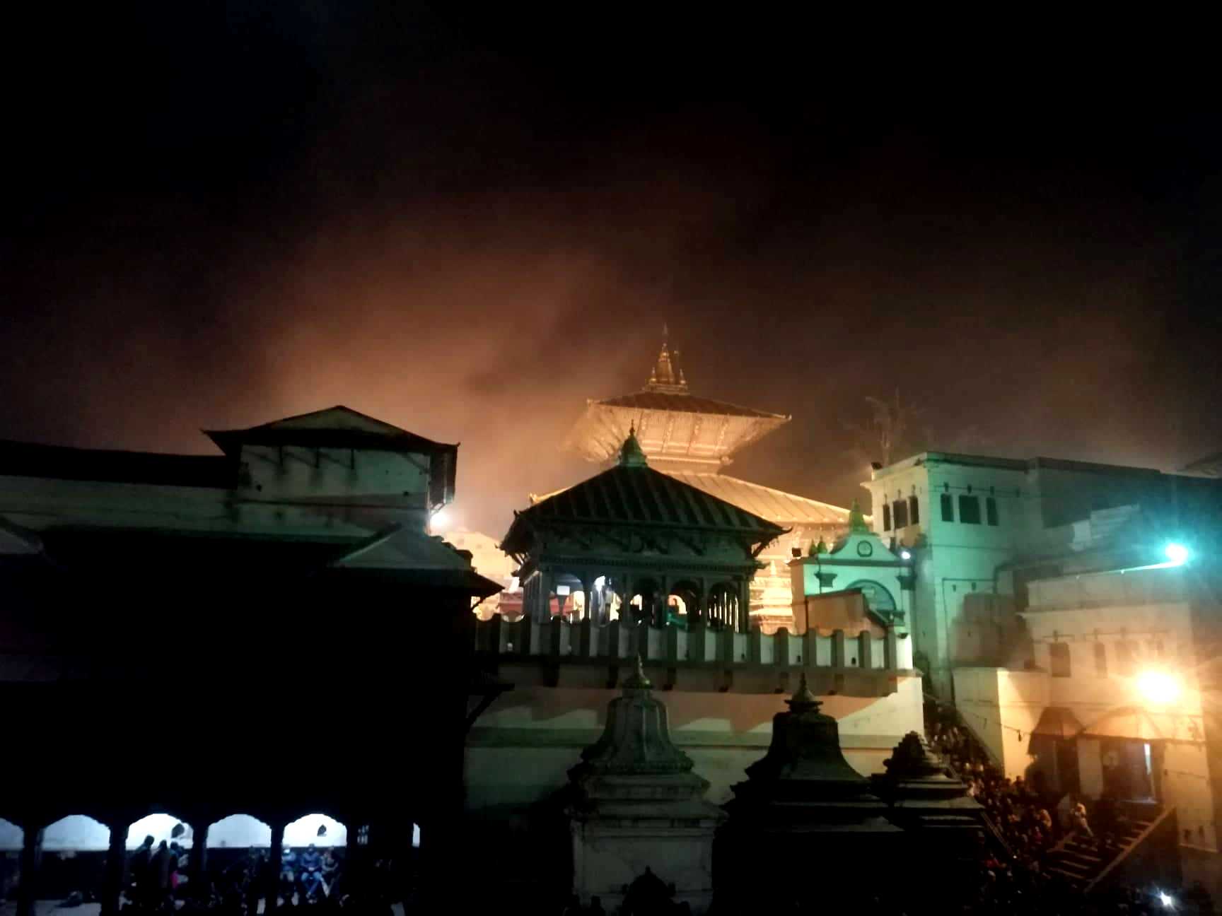 जेष्ठ नागरिकलाई जहाजमा राखेर पशुपतिको दर्शन