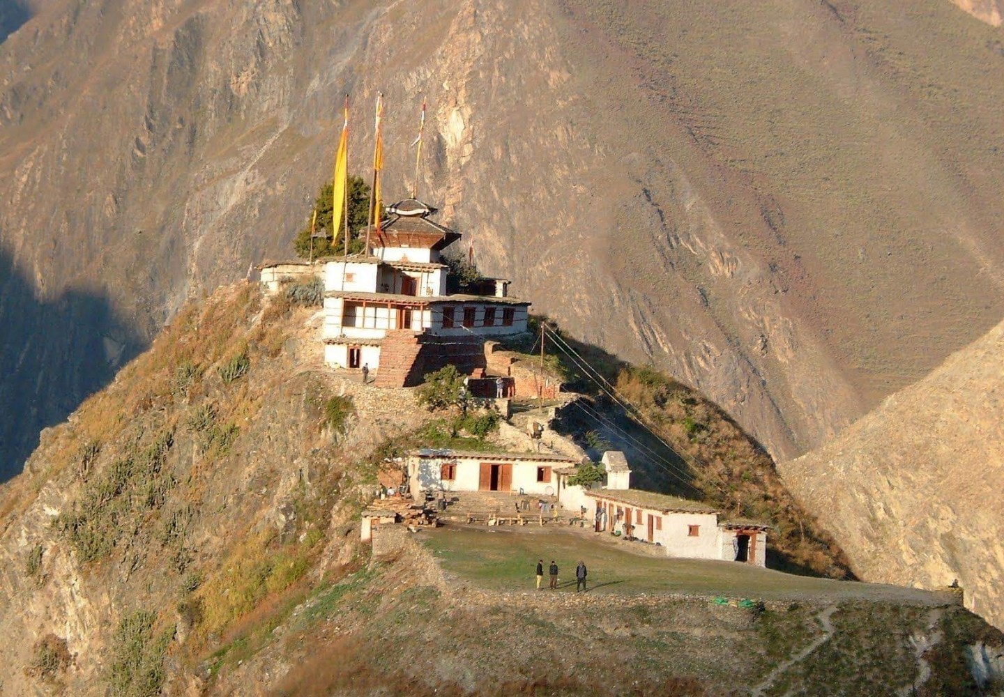 यस्तो अलौकिक त्रिपुरासुन्दरी मन्दिरमा शूरु भएको मेला दर्शन गरे अद्भूत लाभ