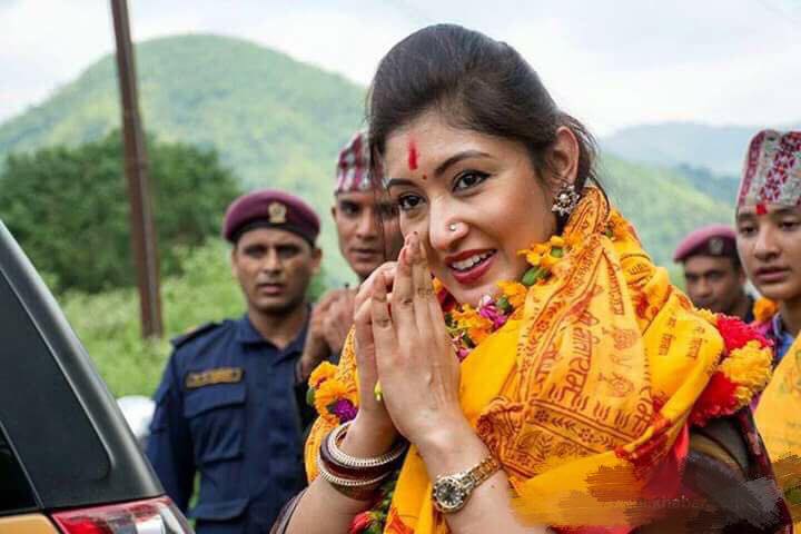 पुर्व युवराज्ञी हिमानीले लेखिन फेरी यस्तो स्टाटस