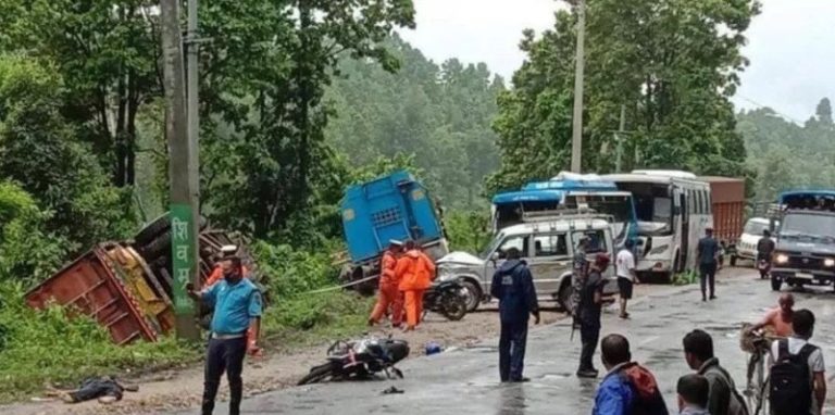 उकालोमा गाडिले नतान्दा डरलाग्दो दुर्घटना