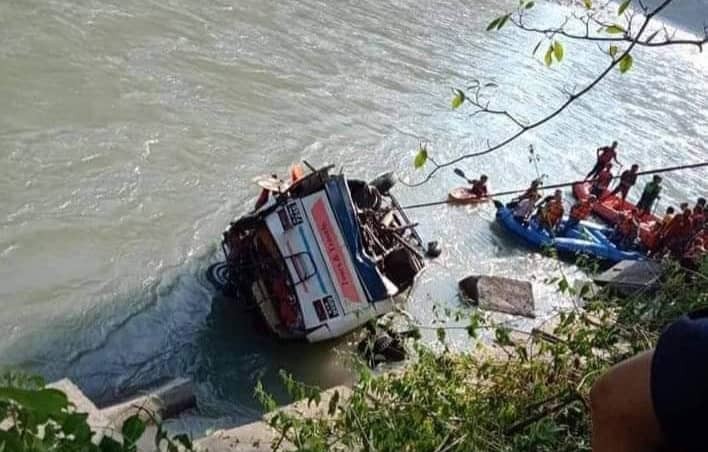 सुकुटे बस दुर्घटना अपडेट : मृत्यु हुनेको संख्या १९ पुग्यो