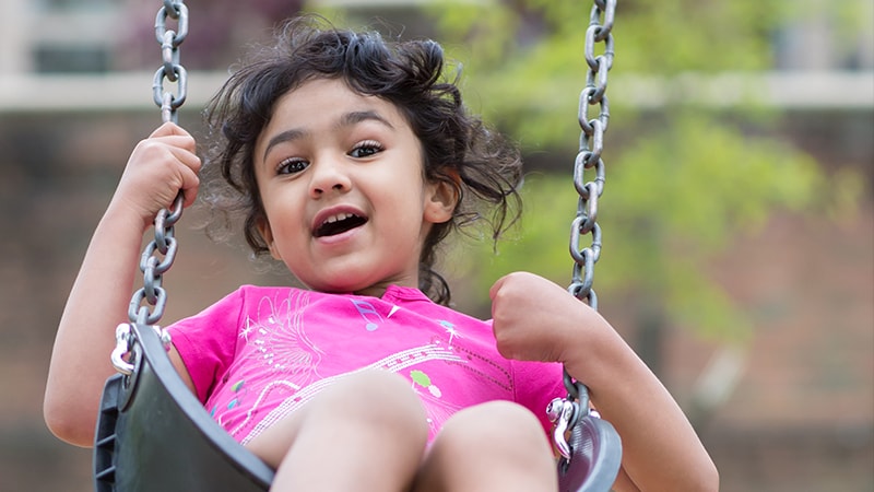 बालबालिकालाई कुट्ने हप्काउने हैन्, सम्झाउनुपर्छ