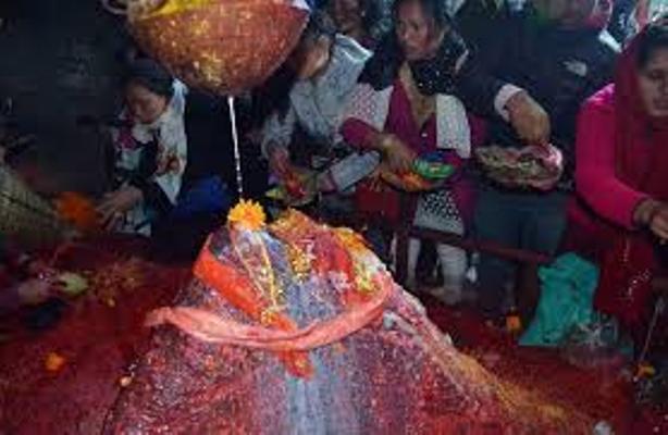 धान्यपूर्णिमाको अवसरमा दुप्चेश्वर महादेव मन्दिरमा जात्रा
