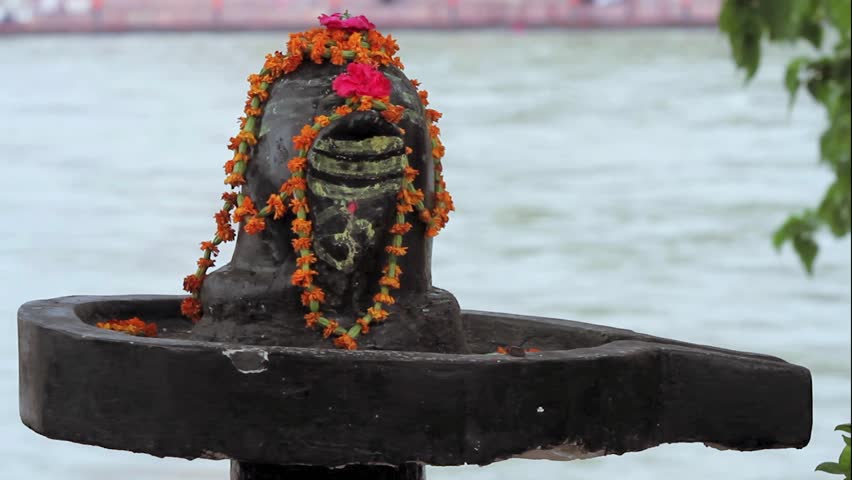 किन गरिन्छ शिवलिंगको पूजा ? यस्तो छ धार्मिक रहस्य