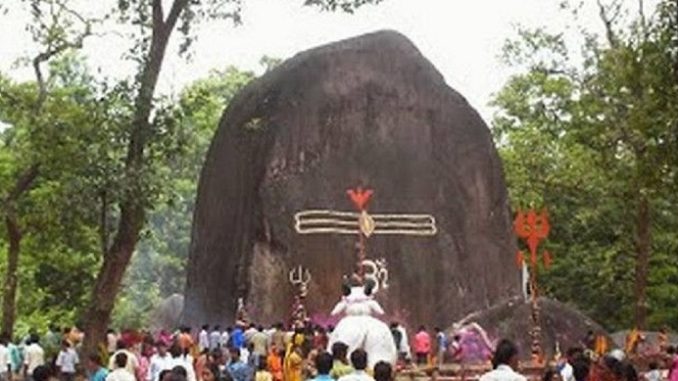 यस्तो अनौठो शिवलिंग, जसको हरेक बर्ष उचाई बढ्छ ! दर्शन गर्दा पुरा हुनेछ मनोकामना