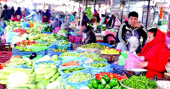 स्थानीय उत्पादित तरकारी बिक्रीको थलो बन्दै हाटबजार