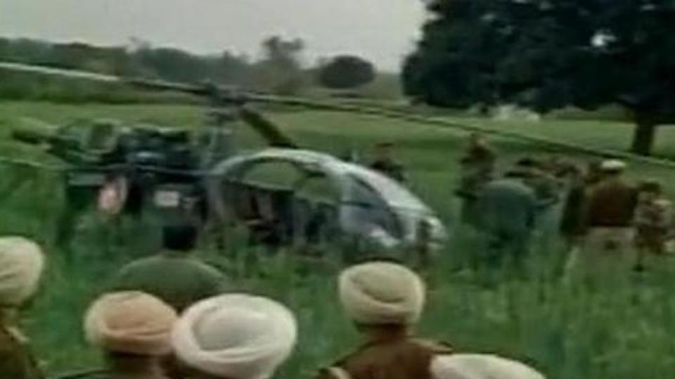 जम्मुमा भारतीय सेनाको हेलिकप्टर दुर्घटनाग्रस्त