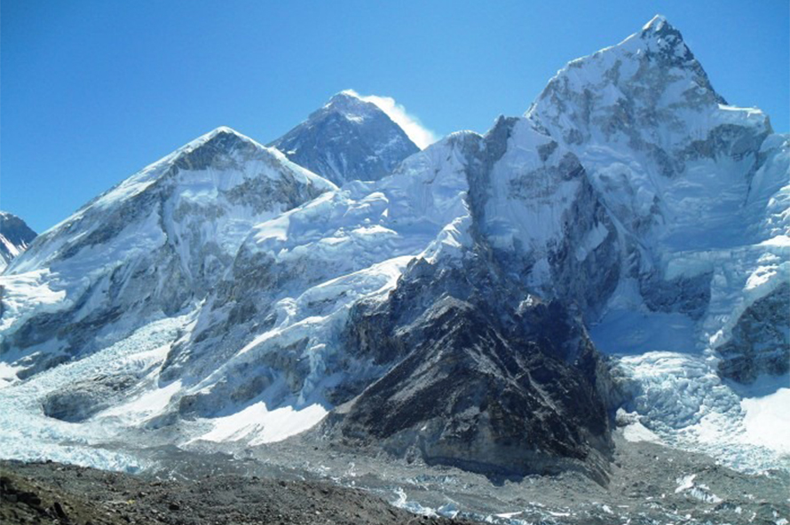 चिनियाँ मिडियाले लेख्यो- सगरमाथा चीनमा पर्छ