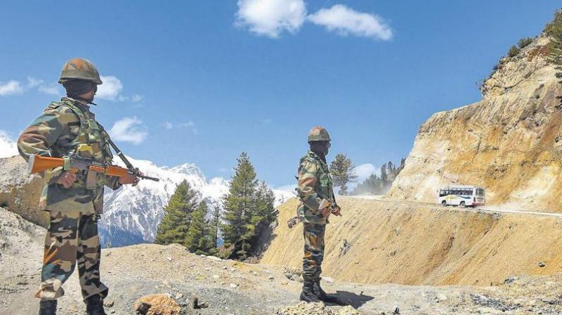 चिनियाँ सेना संङ्गको झडपमा तीन भारतिय सैनिक मारिए