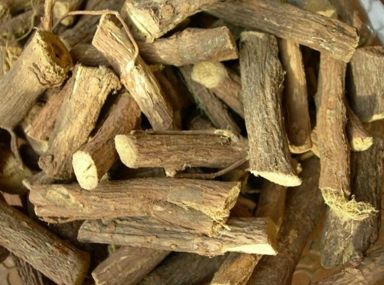 कोरोना संक्रमितको उपचारमा ‘जेठी मधु’को परीक्षण गरिँदै