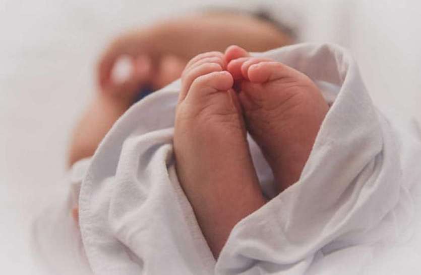 ६५ वर्षको उमेरमा आमा बनिन् महिला, छोरी जन्मिएपछि खुशी भए ८० वर्षका पिता