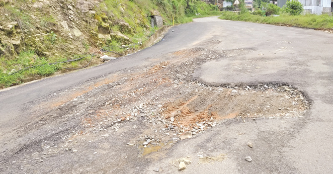 लामो समयदेखि अलपत्र लोकमार्गको बागलुङ खण्डले लियो गति