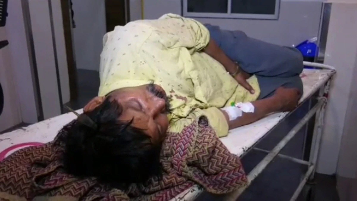 हुल बाँधेर आएकाहरुले श्रीमान्कै अगाडी जब श्रीमतीलाई लैजान लागे