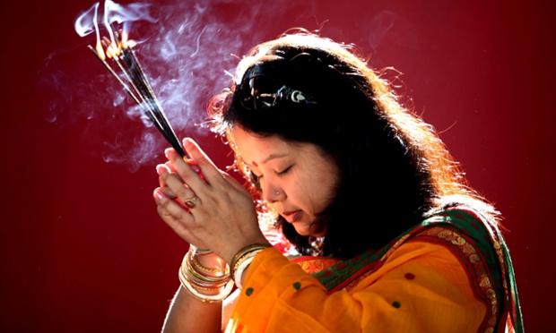मन्दिरमा पूजा गर्दा धूप बाल्नुको कारण