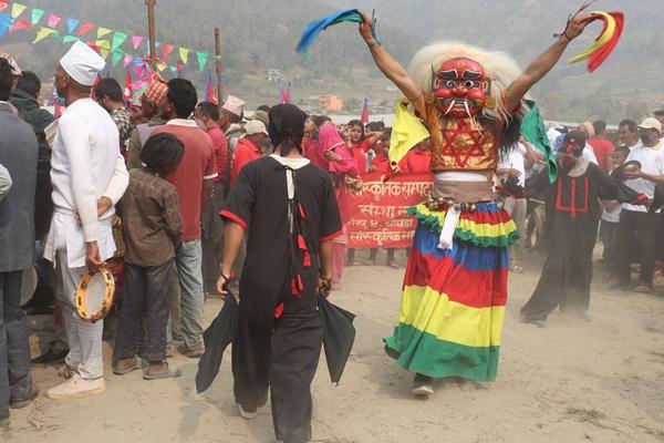 छहरे (लिुख) महोत्सवमा लाखे नाच