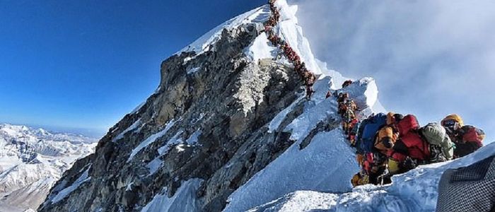 बहराइन राजपरिवारका सदस्यसहितको टोलीले सगरमाथा आरोहण गर्ने