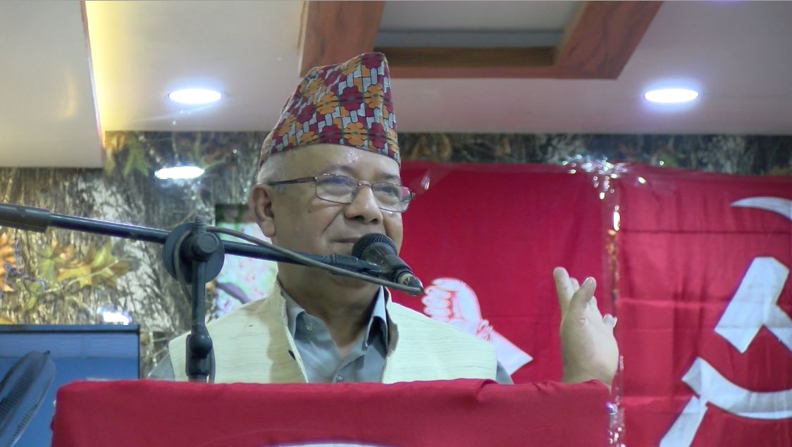 अहिलेको लडाई दक्षिणपन्थी र प्रतिगमन विरुद्ध : माधव नेपाल
