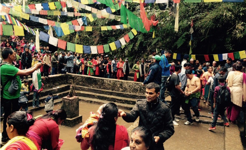 उपत्यकाको सभ्यताको स्रोत वाग्द्वारमा स्नान गर्नेको भीड