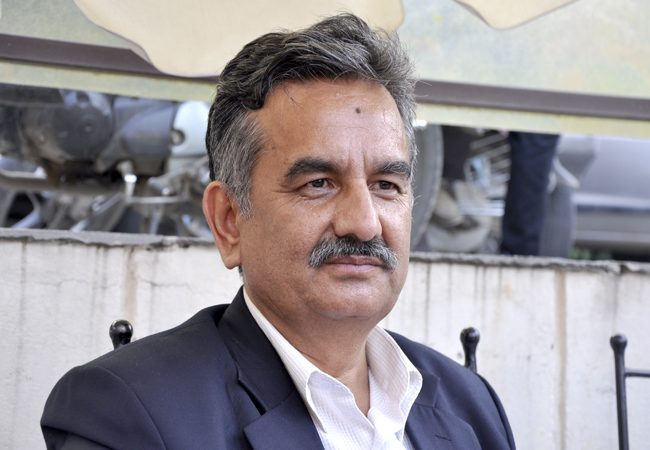 नेपाल-खनाल पक्ष्यका सुरेन्द्र पाण्डे भन्छन- "सामूहिक राजीनामाबारे केही थाहा छैन, म सञ्चो नभएर घरमा सुतिरहेको छु"