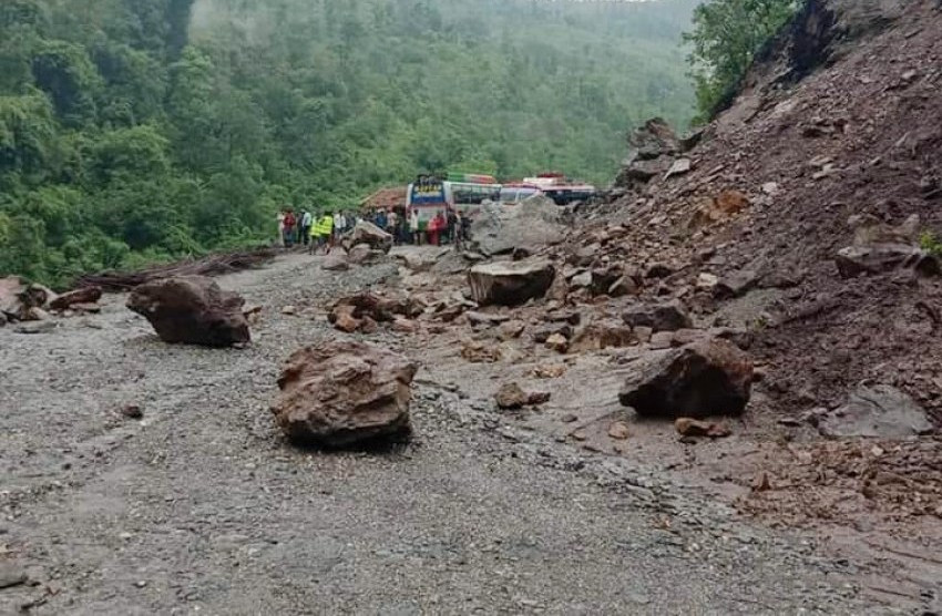 पृथ्वी राजमार्ग एकतर्फी सञ्चालनमा