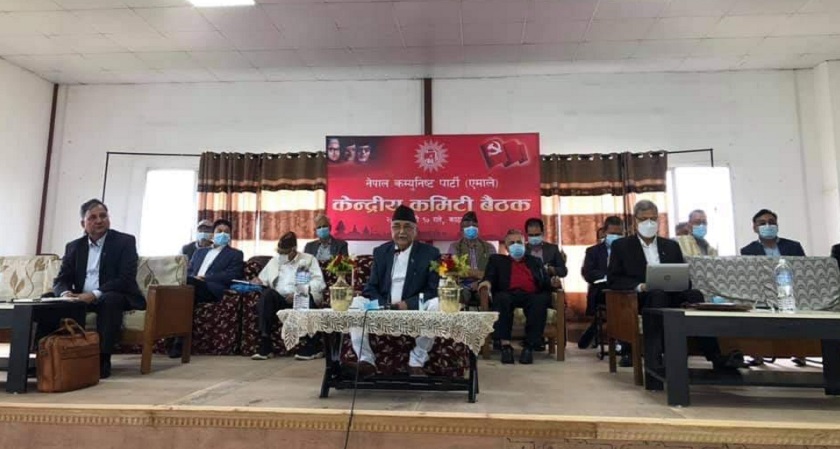 एमाले बैठकमा महाधिवेशन सार्नेबारे छलफल