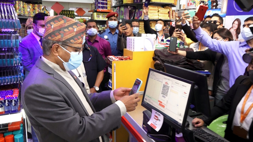 डिजिटल भुक्तानीलाई बेवास्ता गरेर अघि बढ्न सकिँदैन : गभर्नर