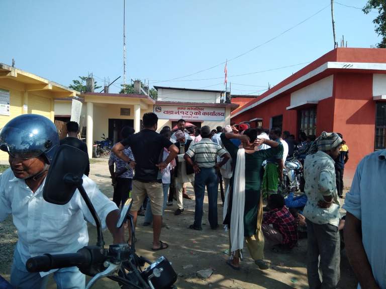 राहत नपाएपछि झापा गाउँपालिकाका बाढीपीडित आन्दोलित