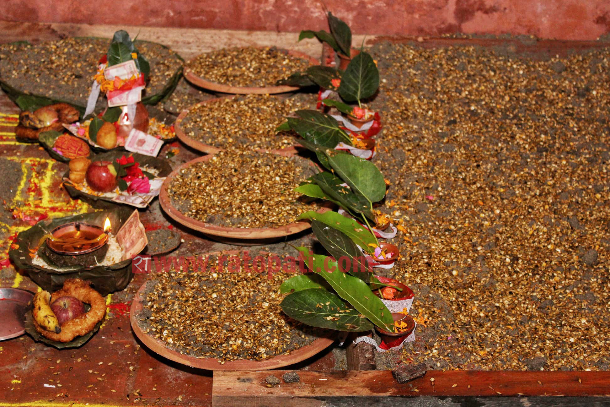 दशैँ सुरु, पूजा आराधना गरी घर घरमा घटस्थापना गरिँदै