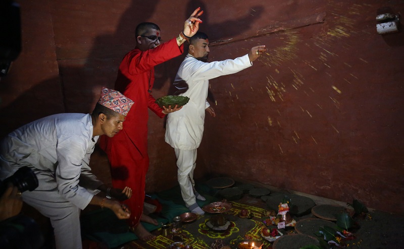 हनुमानढोकास्थित दशैं घरलगायत घर-घरमा जमरा राखियो