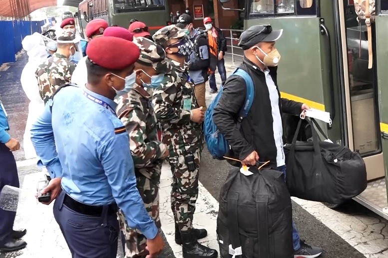 अफगानिस्तानबाट उद्धार गरिएका ३२ नेपाली काठमाडौं पुगे