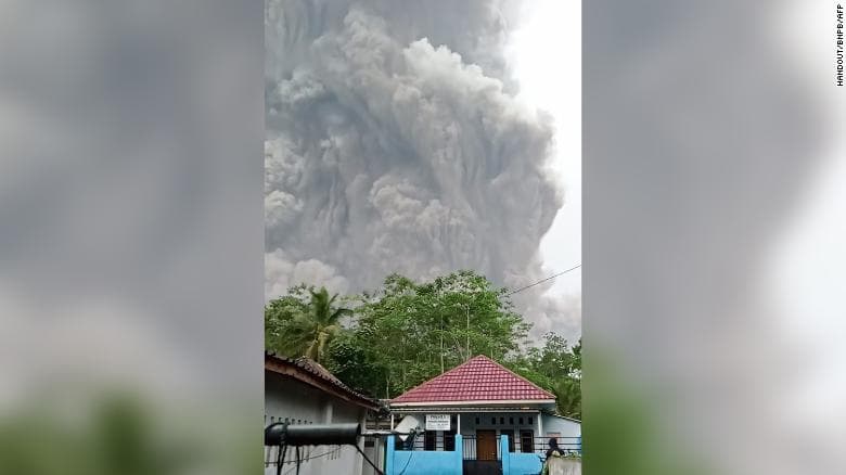 इन्डोनेसिया ज्वालामुखी विस्फोटः मर्नेको संख्या १३ पुग्यो
