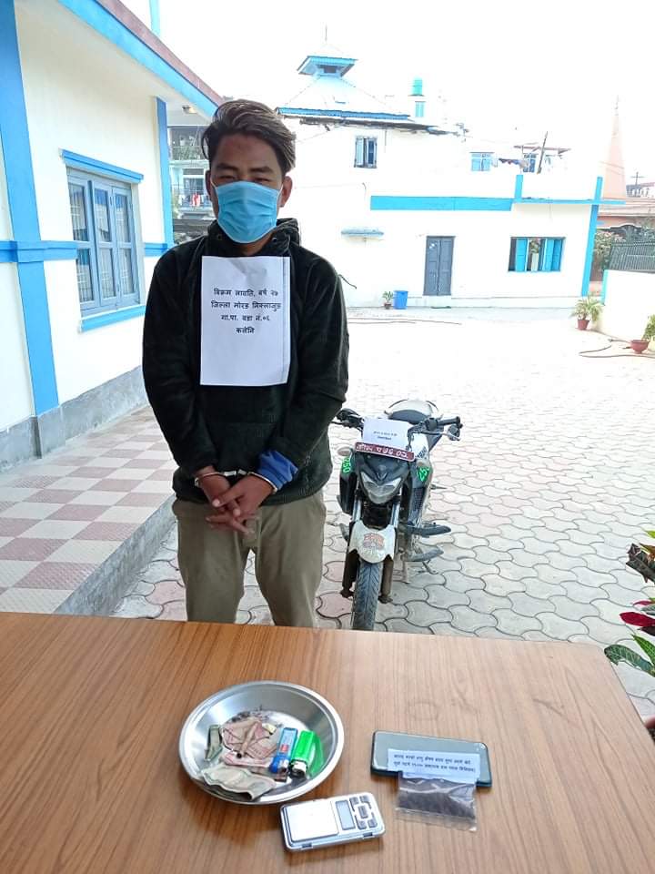 मिक्लाजुङबाट ब्राउनसुगरसहित युवक पक्राउ