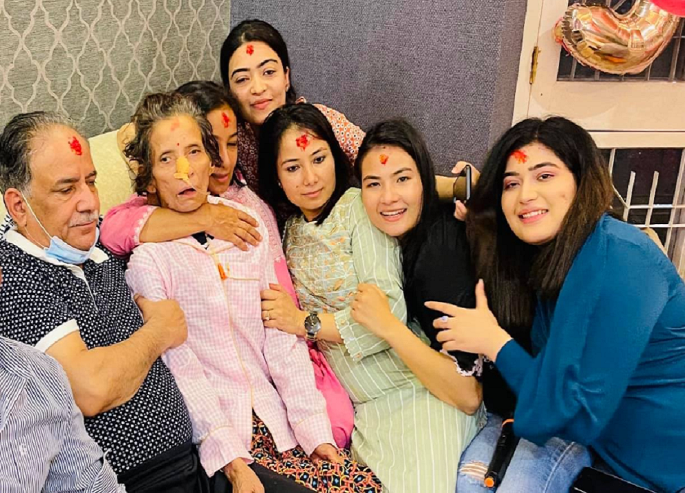 कोरोना संक्रमित प्रचण्ड पत्नी सीता दाहालको तीन दिनदेखि अस्पतालमा, स्वास्थ्य अवस्था सुधारोन्मुख