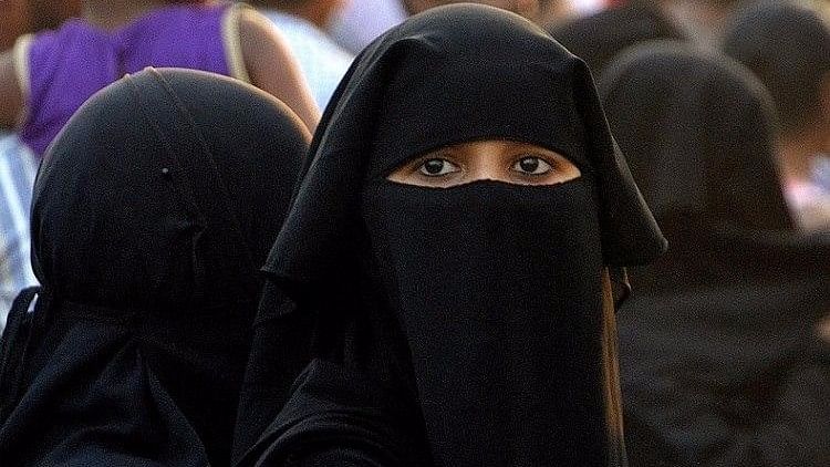 बुर्का लगाएका मुसलमान छात्राहरुलाई कक्षा कोठाभित्र प्रवेश गर्न दिइएन