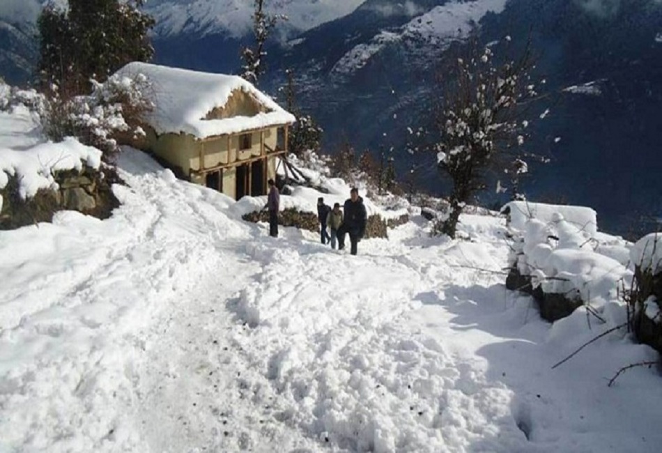 ताप्लेजुङमा चार दिनदेखि हिउँमा फसेका बाबुछोरा अझै सम्पर्कविहीन