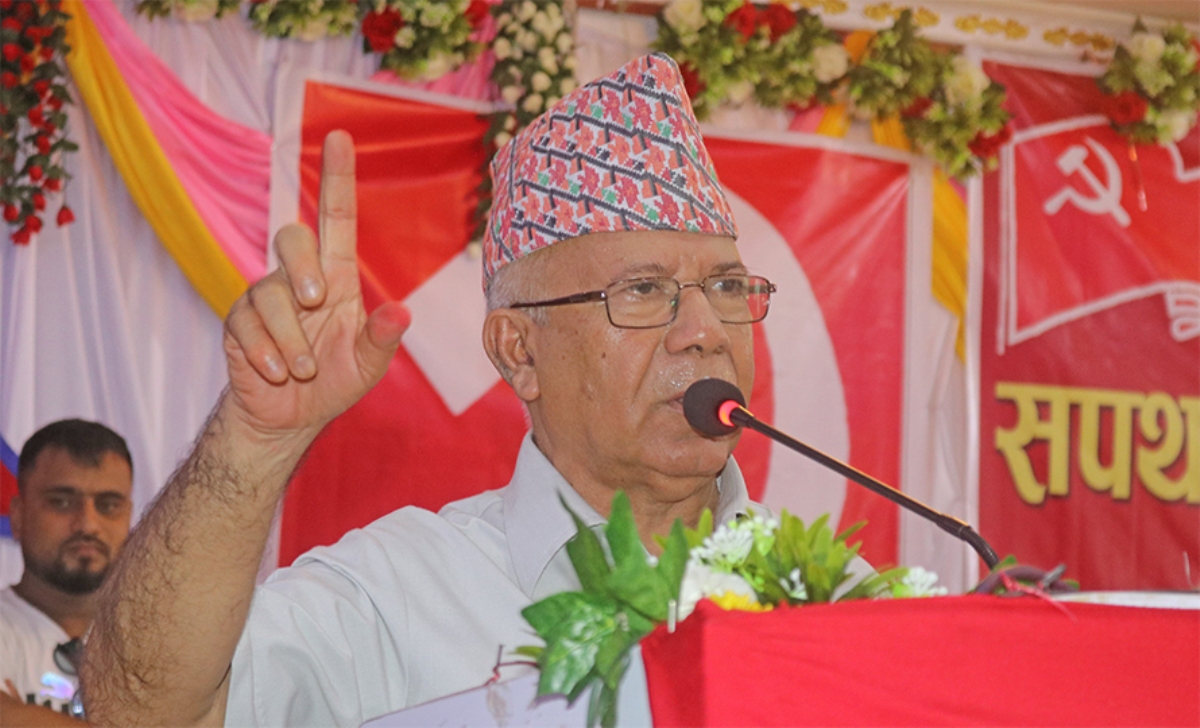 आयोगलाई माधव नेपालको जवाफ : फ्री भिसा, फ्री टिकट भनेको छैन !