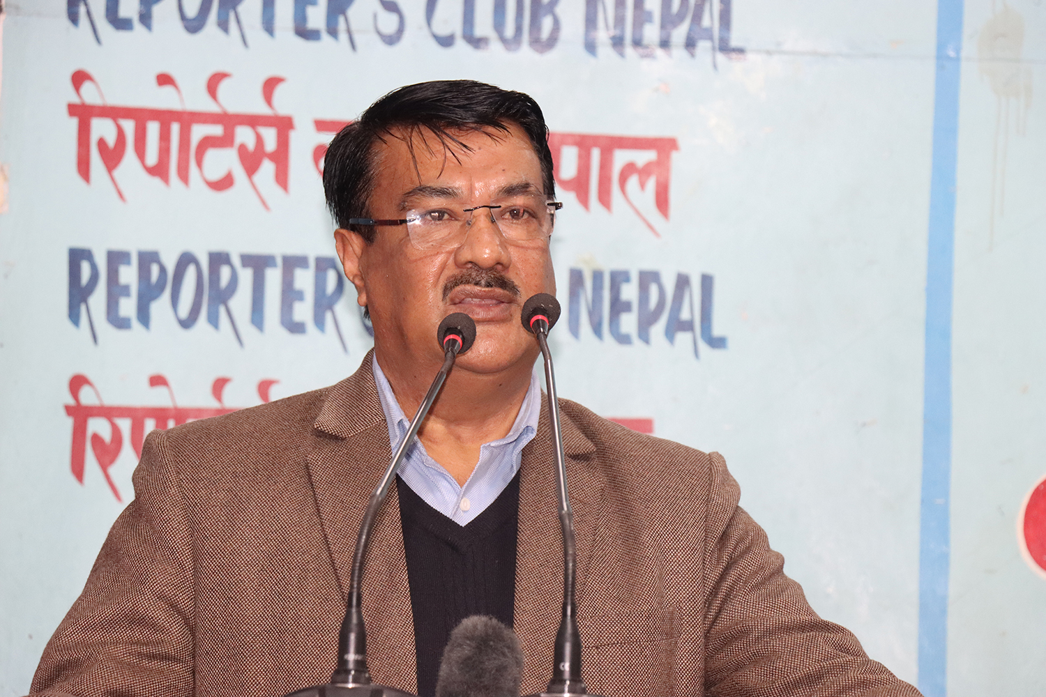 प्रचण्ड र माधव नेपालका निम्ति गठबन्धनलाई नै सिद्धान्त बनाउनुपर्ने बाध्यता छः मीन विश्वकर्मा