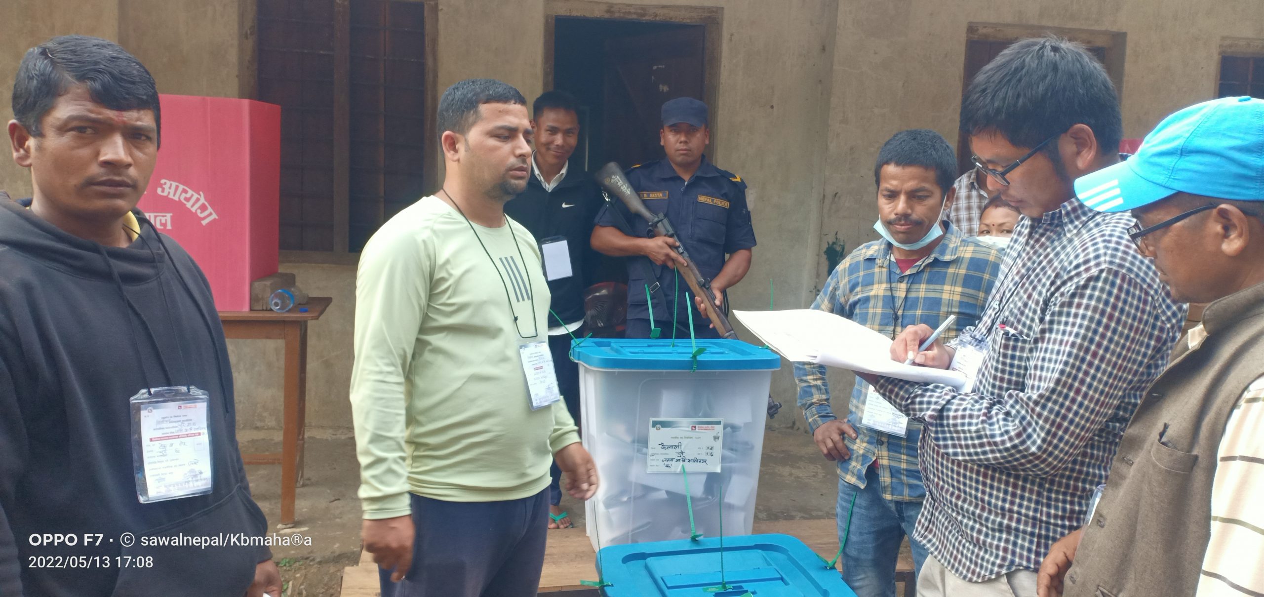 चुरेको शान्तिनगर मतदान केन्द्रमा ६४% मत खस्यो