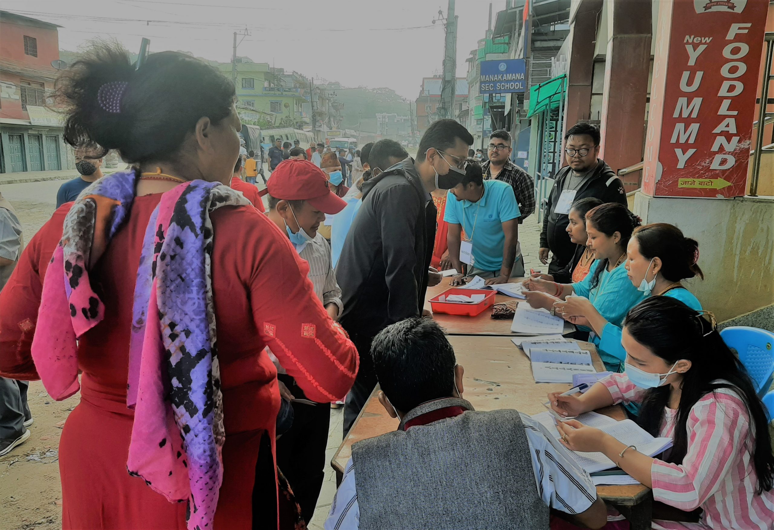 देशभर सबै ठाउँमा शान्तिपूर्ण र उत्साहजनक रूपमा मतदान चल्दै : निर्वाचन आयोग