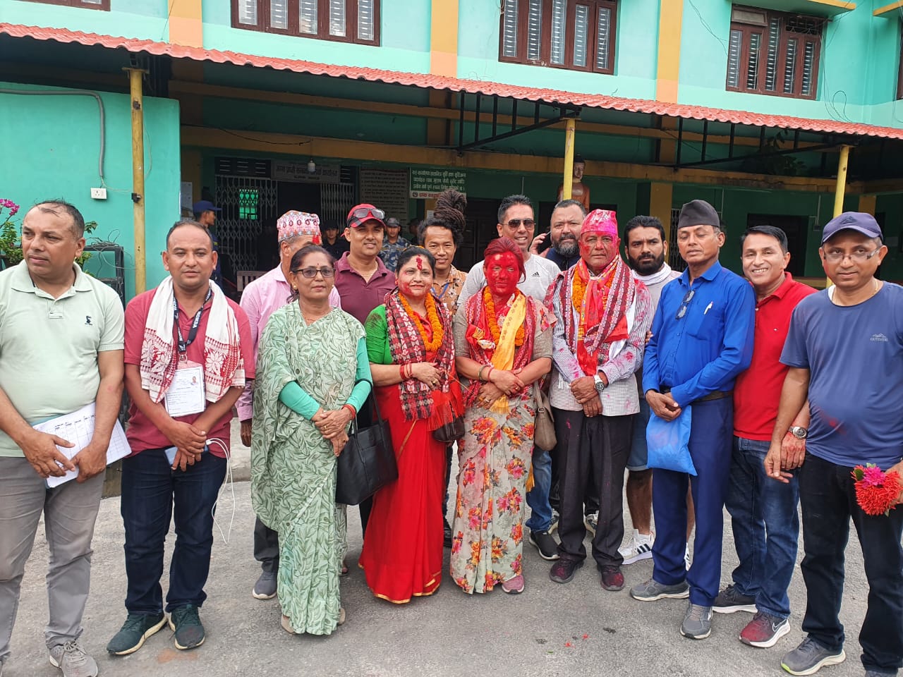 गीता अधिकारीले यसरी दिईन् राम थापालाई बधाई सहित शुभकामना