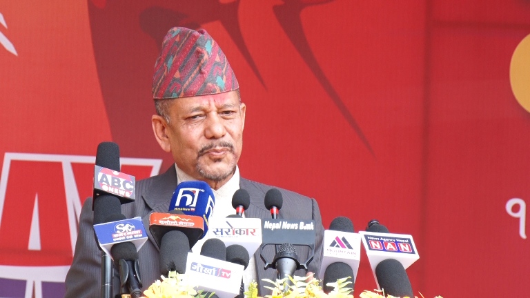 केशव स्थापतिलाई निर्वाचन आयाेगले स्पष्टीकरण साेध्याे