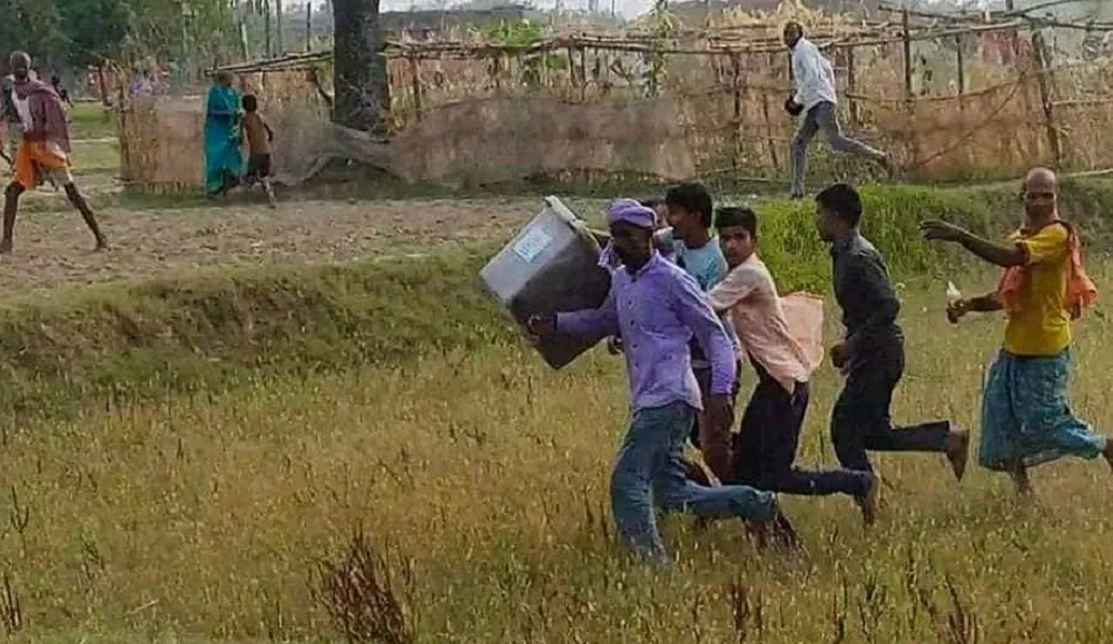 मतपेटिका नै लुटेर भागेपछि …