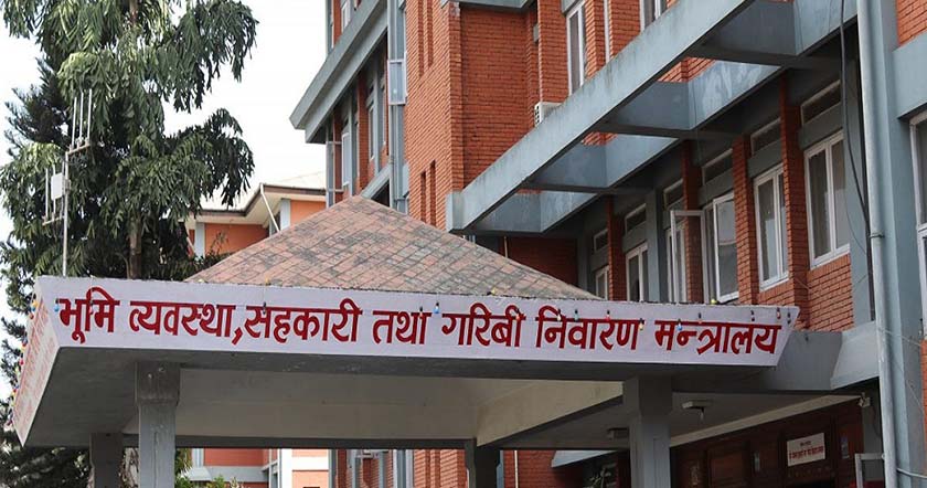 वस्थापनविना नै महानगरपालिका डोजर लिएर बस्ती भत्काउन पुगेको आरोप : राष्ट्रिय भूमि आयोग