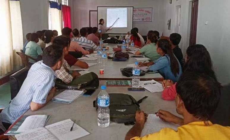 झापाका विषादि बिक्रेतालाई तालिमसँगै परीक्षा पनि