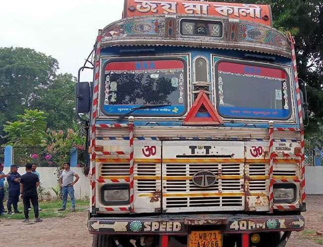 झापामा ११ लाख बराबरको भन्सार छलीको सामान बरामद